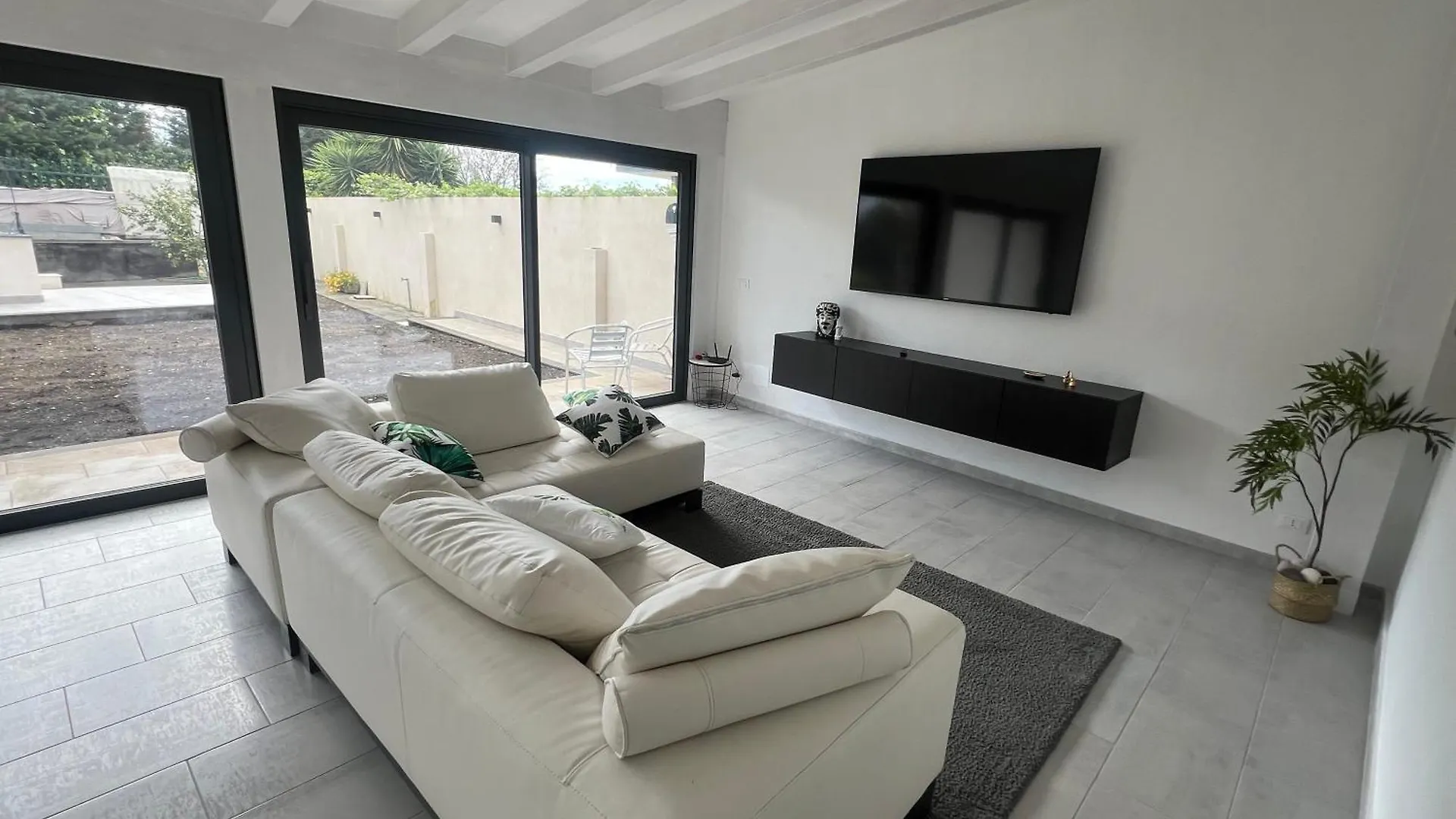 Villa Leonessa Tremestieri Etneo Homestay